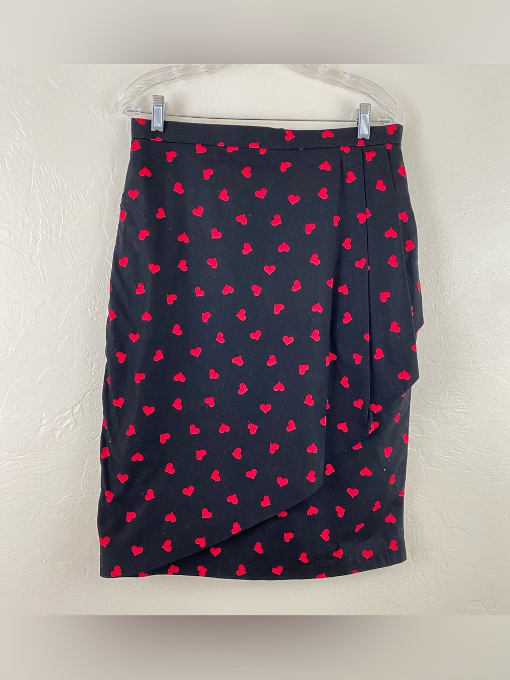 Magnolia Place Size XL Retro Pin-up Black Red Heart Print Side Slit Pencil Skirt